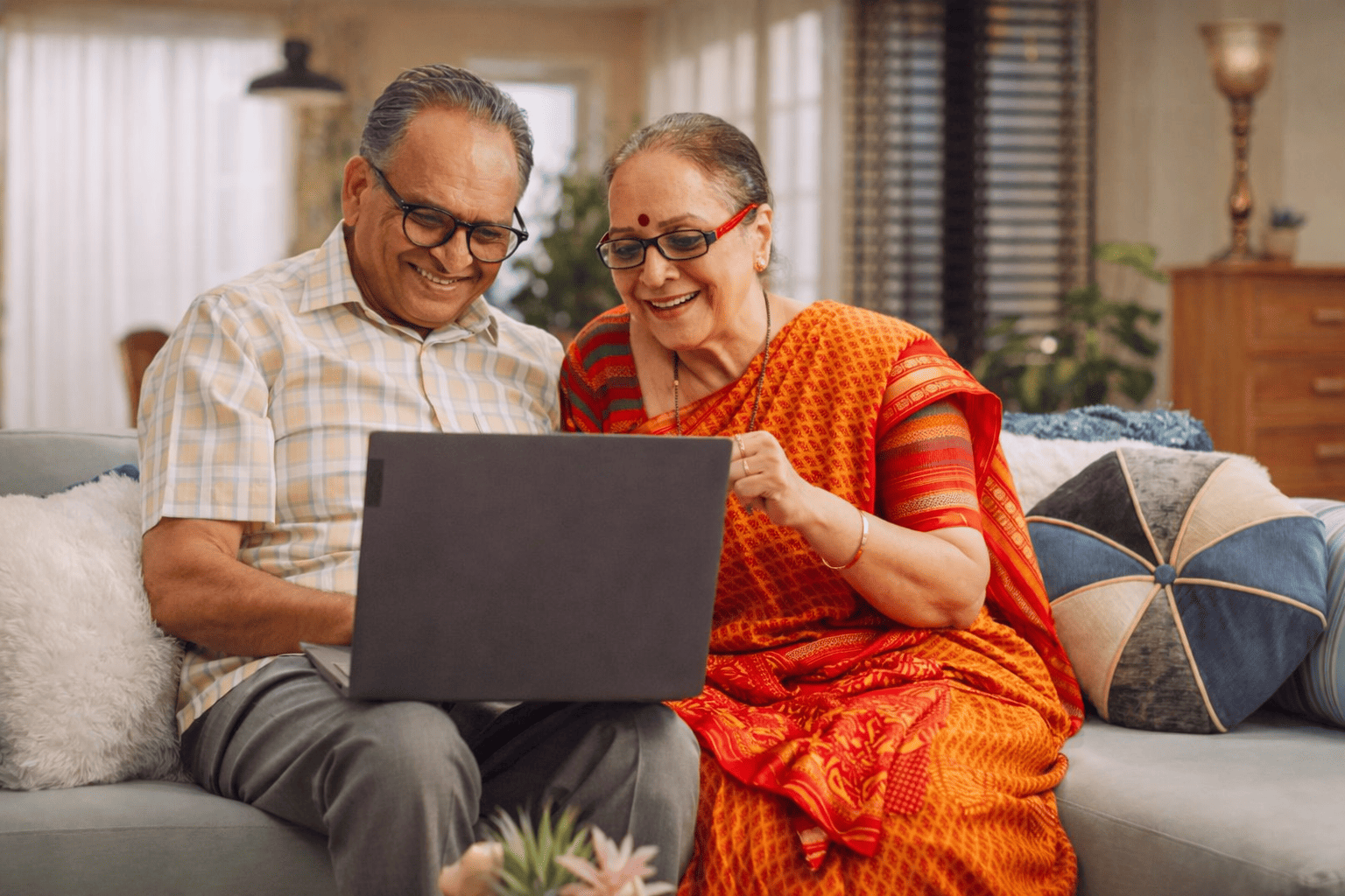 A welcoming premium senior living facility in Mumbai with comfortable common areas